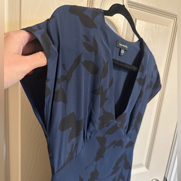 Club Monaco Leaf Patterned V-Neck Cap Sleeve Maxi Dress, Dark Blue/Black, 0 - Picture 3 of 10